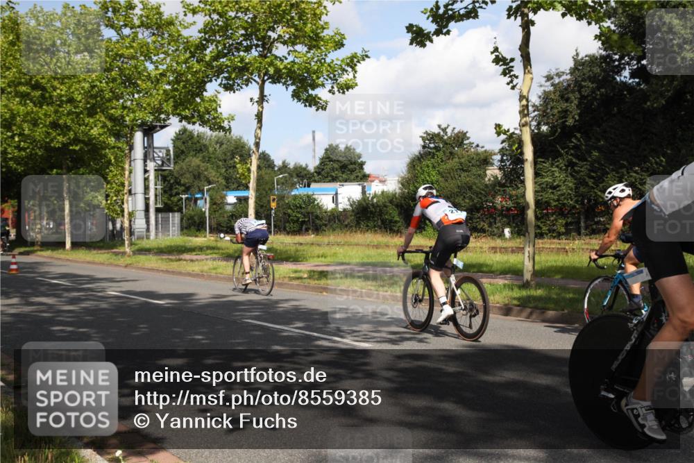 10.08.2025 - GEWOBA Citytriathlon Bremen Yannick Fuchs http://msf.ph/oto/8559385 10.08.2025 10:54:30 Radfahren 75, 123, 153, 356, 427, 456, 492, 500 meine-sportfotos.de
