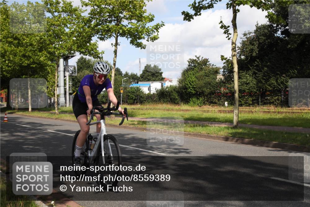 10.08.2025 - GEWOBA Citytriathlon Bremen Yannick Fuchs http://msf.ph/oto/8559389 10.08.2025 10:54:45 Radfahren 75, 85, 356, 373, 378, 452, 456 meine-sportfotos.de