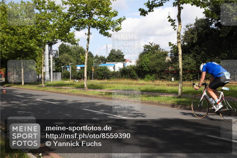 10.08.2025 - GEWOBA Citytriathlon Bremen Yannick Fuchs http://msf.ph/oto/8559390 10.08.2025 10:54:46 Radfahren 85, 356, 373, 378, 452, 456 meine-sportfotos.de
