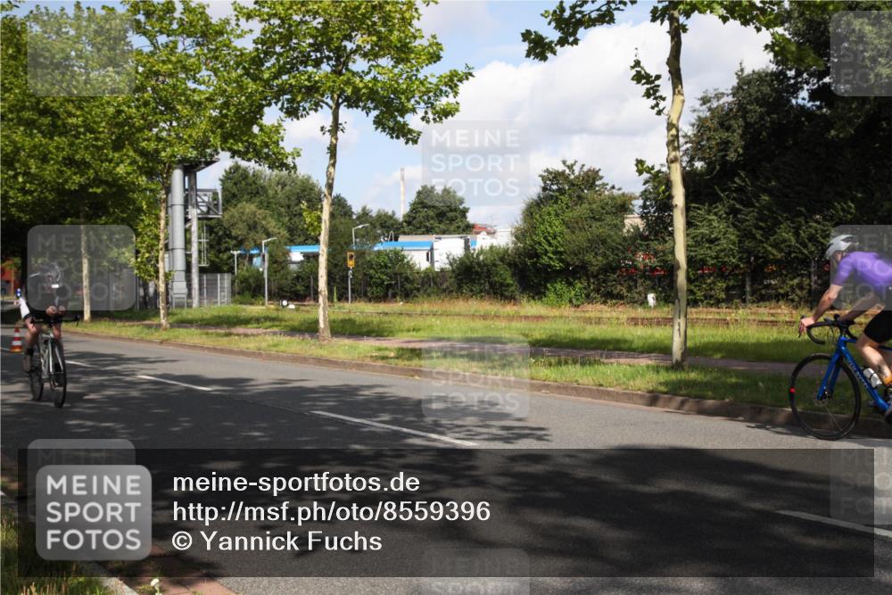 10.08.2025 - GEWOBA Citytriathlon Bremen Yannick Fuchs http://msf.ph/oto/8559396 10.08.2025 10:54:58 Radfahren 33, 85, 373, 378, 452 meine-sportfotos.de