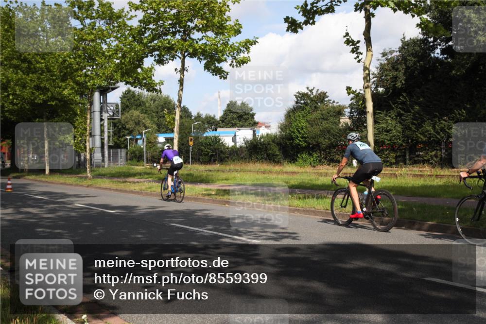 10.08.2025 - GEWOBA Citytriathlon Bremen Yannick Fuchs http://msf.ph/oto/8559399 10.08.2025 10:55:00 Radfahren 33, 85, 373, 378, 418, 452 meine-sportfotos.de