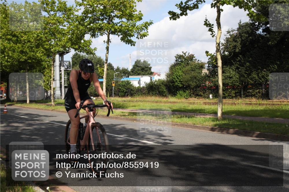 10.08.2025 - GEWOBA Citytriathlon Bremen Yannick Fuchs http://msf.ph/oto/8559419 10.08.2025 10:55:42 Radfahren 93, 117, 207, 444, 480 meine-sportfotos.de
