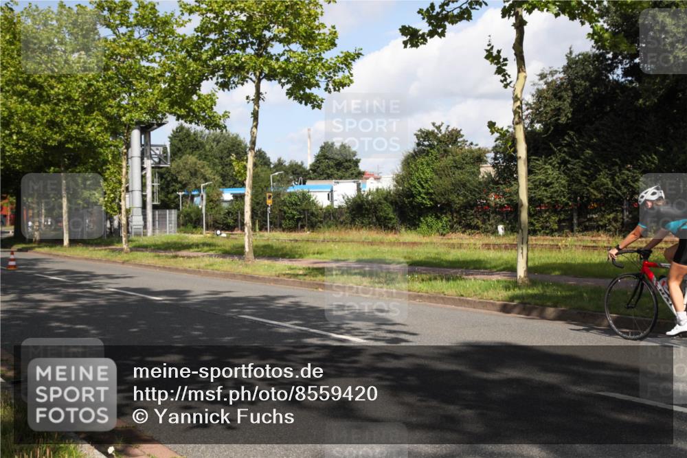 10.08.2025 - GEWOBA Citytriathlon Bremen Yannick Fuchs http://msf.ph/oto/8559420 10.08.2025 10:55:43 Radfahren 93, 117, 207, 444, 480 meine-sportfotos.de