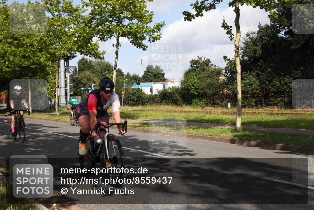 10.08.2025 - GEWOBA Citytriathlon Bremen Yannick Fuchs http://msf.ph/oto/8559437 10.08.2025 10:56:13 Radfahren 69, 99, 115, 119, 401, 429, 464, 466, 485, 497 meine-sportfotos.de