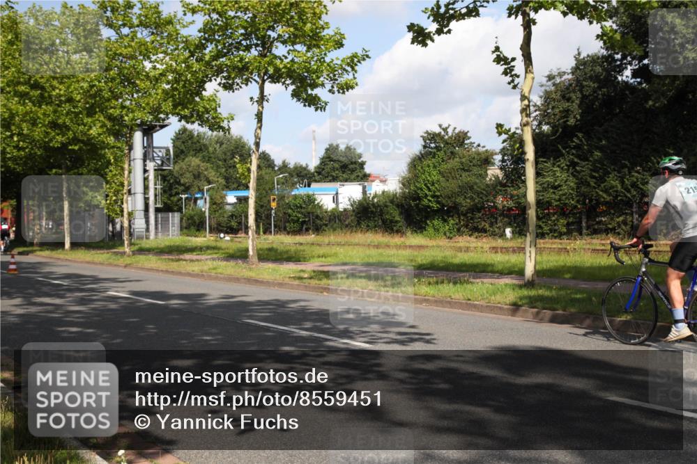 10.08.2025 - GEWOBA Citytriathlon Bremen Yannick Fuchs http://msf.ph/oto/8559451 10.08.2025 10:56:45 Radfahren 67, 145, 203, 447, 455, 501 meine-sportfotos.de