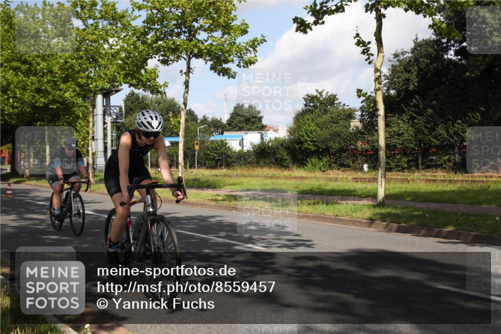 10.08.2025 - GEWOBA Citytriathlon Bremen Yannick Fuchs http://msf.ph/oto/8559457 10.08.2025 10:57:05 Radfahren 5, 77, 101, 145, 233, 454, 501 meine-sportfotos.de