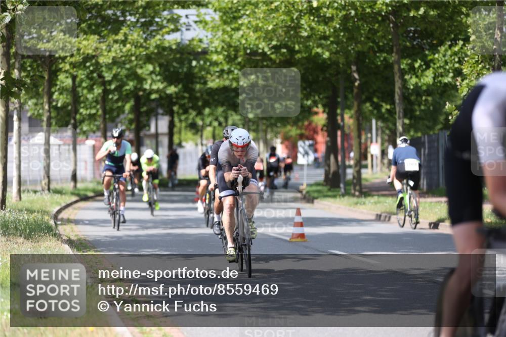 10.08.2025 - GEWOBA Citytriathlon Bremen Yannick Fuchs http://msf.ph/oto/8559469 10.08.2025 12:40:00 Radfahren 589, 596, 690, 706, 721, 779, 831, 880, 883, 1028 meine-sportfotos.de