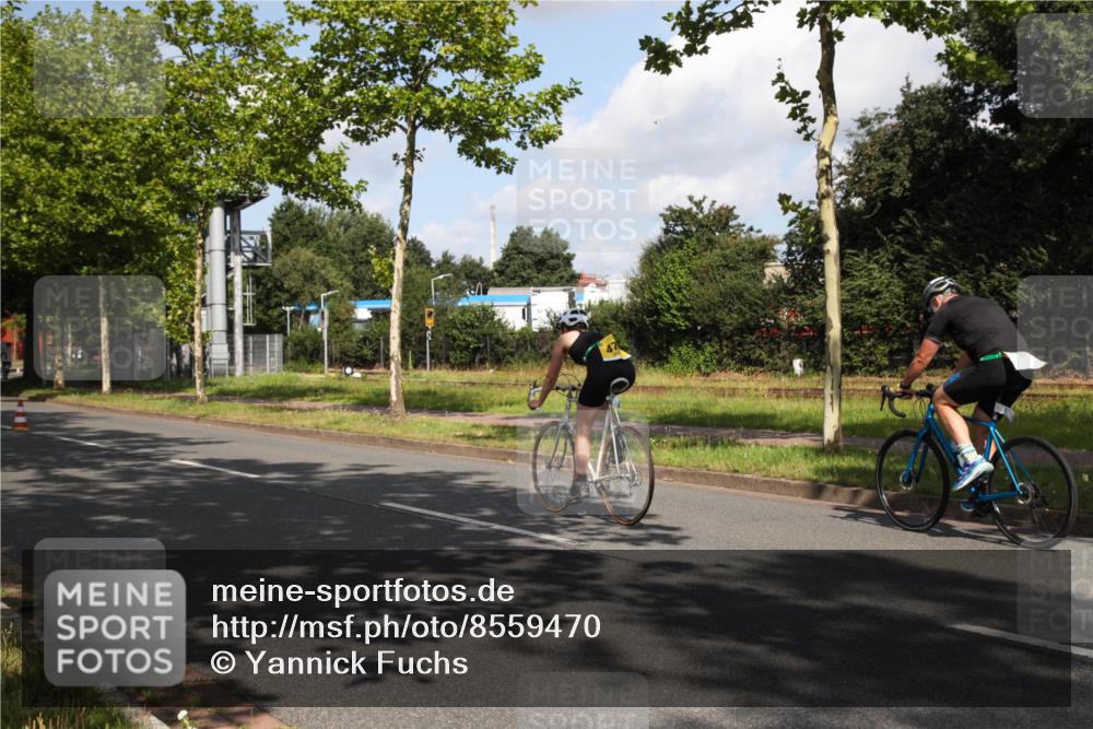 10.08.2025 - GEWOBA Citytriathlon Bremen Yannick Fuchs http://msf.ph/oto/8559470 10.08.2025 10:57:21 Radfahren 77, 233, 435 meine-sportfotos.de