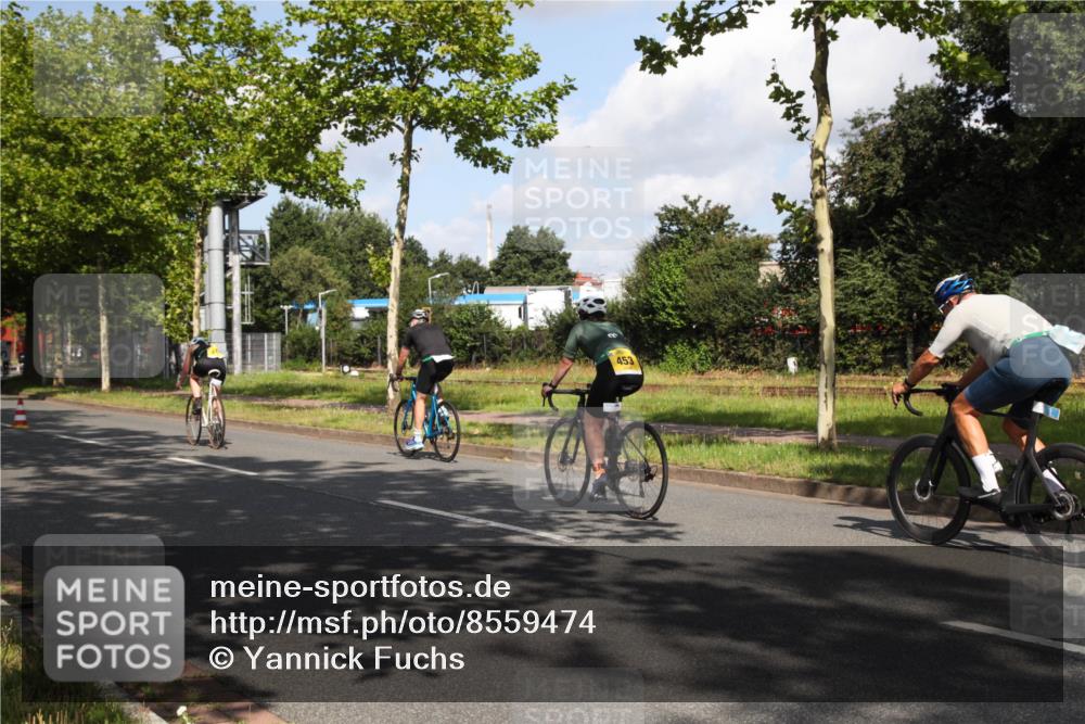 10.08.2025 - GEWOBA Citytriathlon Bremen Yannick Fuchs http://msf.ph/oto/8559474 10.08.2025 10:57:22 Radfahren 77, 233, 435 meine-sportfotos.de
