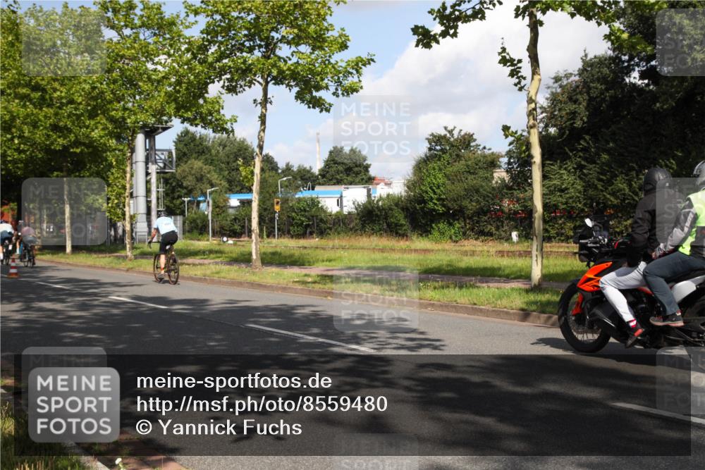 10.08.2025 - GEWOBA Citytriathlon Bremen Yannick Fuchs http://msf.ph/oto/8559480 10.08.2025 10:57:26 Radfahren 77, 233, 435 meine-sportfotos.de
