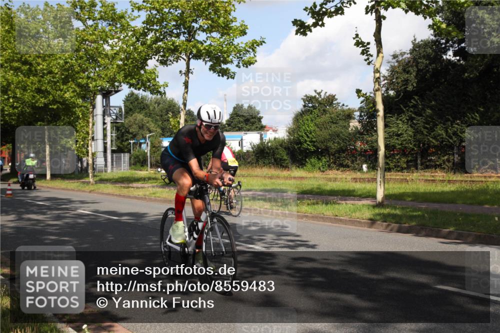 10.08.2025 - GEWOBA Citytriathlon Bremen Yannick Fuchs http://msf.ph/oto/8559483 10.08.2025 10:57:29 Radfahren 215, 435 meine-sportfotos.de