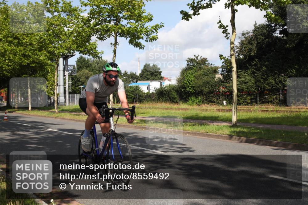 10.08.2025 - GEWOBA Citytriathlon Bremen Yannick Fuchs http://msf.ph/oto/8559492 10.08.2025 10:57:43 Radfahren 35, 159, 215, 458 meine-sportfotos.de