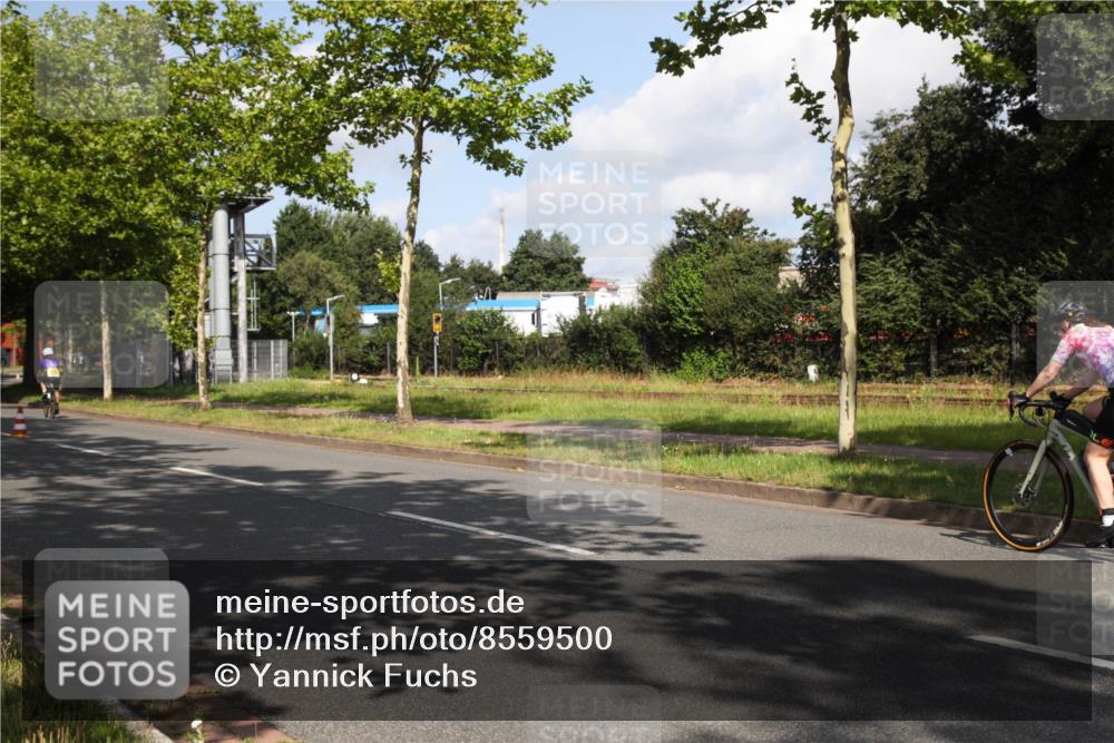 10.08.2025 - GEWOBA Citytriathlon Bremen Yannick Fuchs http://msf.ph/oto/8559500 10.08.2025 10:57:49 Radfahren 35, 159, 215, 458 meine-sportfotos.de