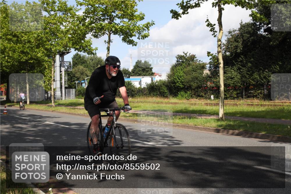 10.08.2025 - GEWOBA Citytriathlon Bremen Yannick Fuchs http://msf.ph/oto/8559502 10.08.2025 10:57:53 Radfahren 35, 143, 159, 215, 458 meine-sportfotos.de