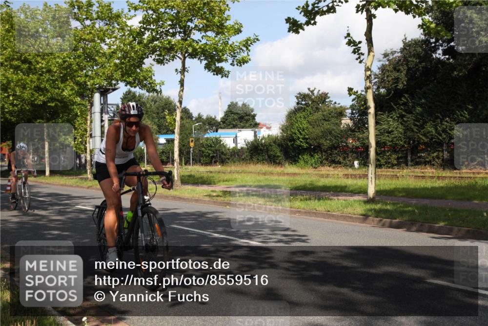 10.08.2025 - GEWOBA Citytriathlon Bremen Yannick Fuchs http://msf.ph/oto/8559516 10.08.2025 10:58:17 Radfahren 1, 125, 143, 165, 185, 402, 443, 445, 453, 472, 493, 506, 513 meine-sportfotos.de