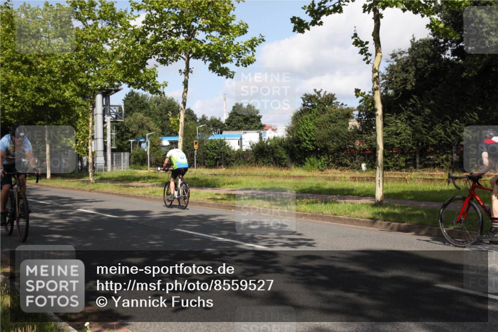 10.08.2025 - GEWOBA Citytriathlon Bremen Yannick Fuchs http://msf.ph/oto/8559527 10.08.2025 10:58:22 Radfahren 1, 95, 165, 221, 402, 443, 445, 453, 472, 493, 506, 513 meine-sportfotos.de
