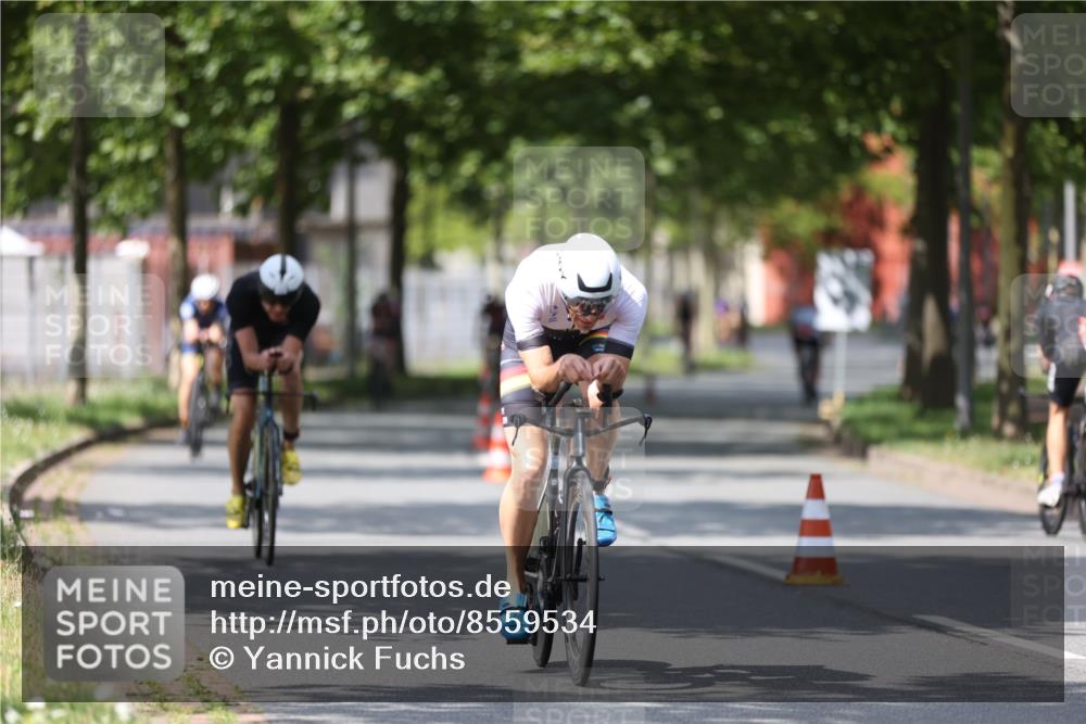 10.08.2025 - GEWOBA Citytriathlon Bremen Yannick Fuchs http://msf.ph/oto/8559534 10.08.2025 12:40:10 Radfahren 559, 596, 602, 690, 706, 721, 779, 815, 831, 880, 883, 890, 896, 899, 1028 meine-sportfotos.de