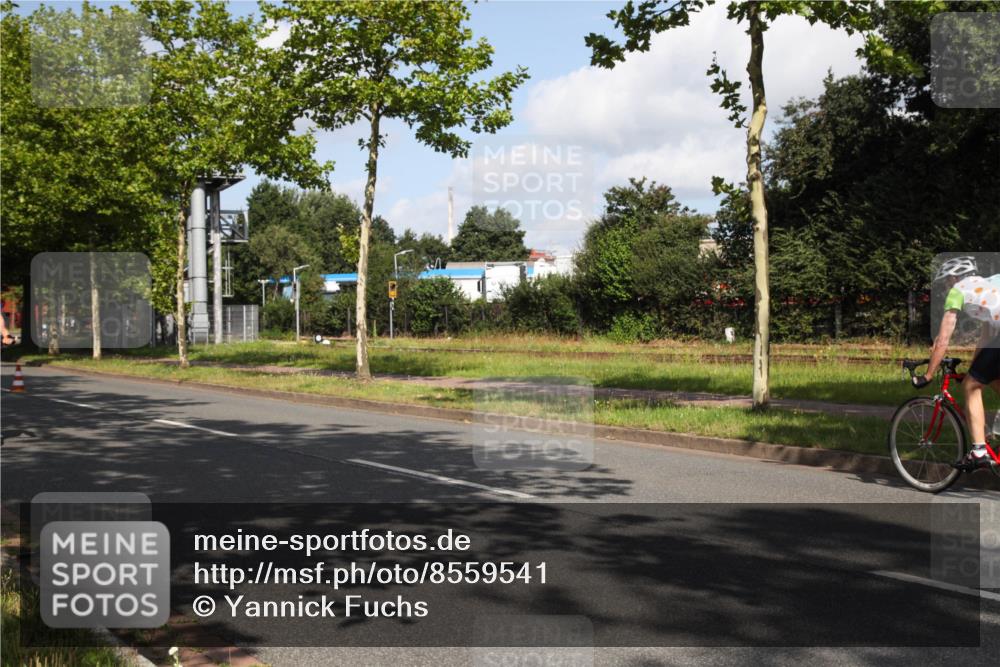10.08.2025 - GEWOBA Citytriathlon Bremen Yannick Fuchs http://msf.ph/oto/8559541 10.08.2025 10:58:35 Radfahren 95, 221, 450, 506 meine-sportfotos.de