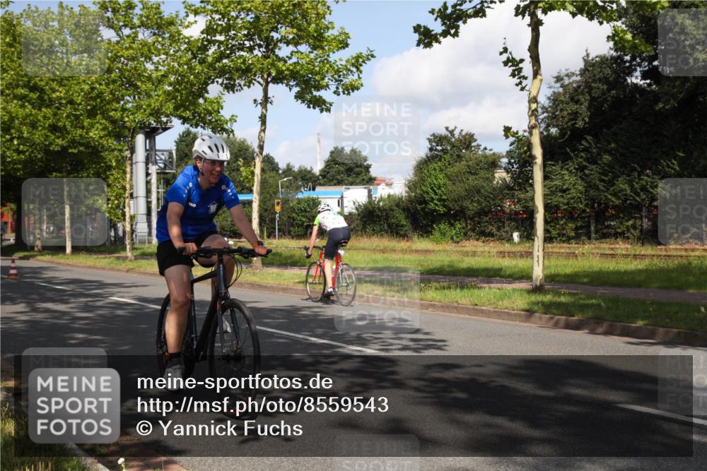 10.08.2025 - GEWOBA Citytriathlon Bremen Yannick Fuchs http://msf.ph/oto/8559543 10.08.2025 10:58:35 Radfahren 95, 221, 450, 506 meine-sportfotos.de