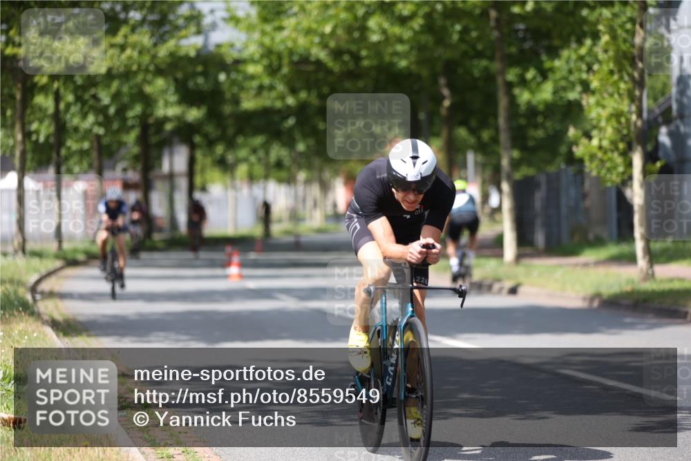 10.08.2025 - GEWOBA Citytriathlon Bremen Yannick Fuchs http://msf.ph/oto/8559549 10.08.2025 12:40:12 Radfahren 559, 596, 602, 690, 706, 721, 779, 815, 831, 880, 883, 890, 896, 899, 975, 1028 meine-sportfotos.de