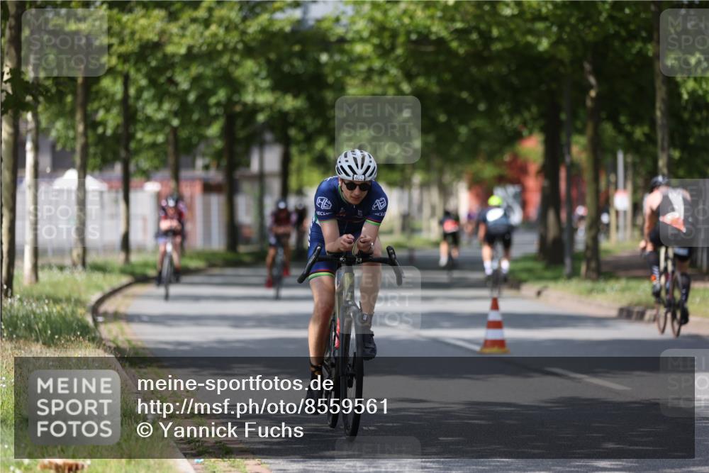 10.08.2025 - GEWOBA Citytriathlon Bremen Yannick Fuchs http://msf.ph/oto/8559561 10.08.2025 12:40:13 Radfahren 559, 581, 596, 602, 690, 706, 721, 779, 815, 831, 880, 883, 890, 896, 899, 975, 1028 meine-sportfotos.de