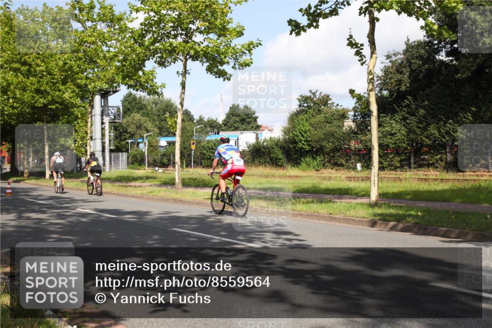 10.08.2025 - GEWOBA Citytriathlon Bremen Yannick Fuchs http://msf.ph/oto/8559564 10.08.2025 10:59:08 Radfahren 63, 111, 193 meine-sportfotos.de