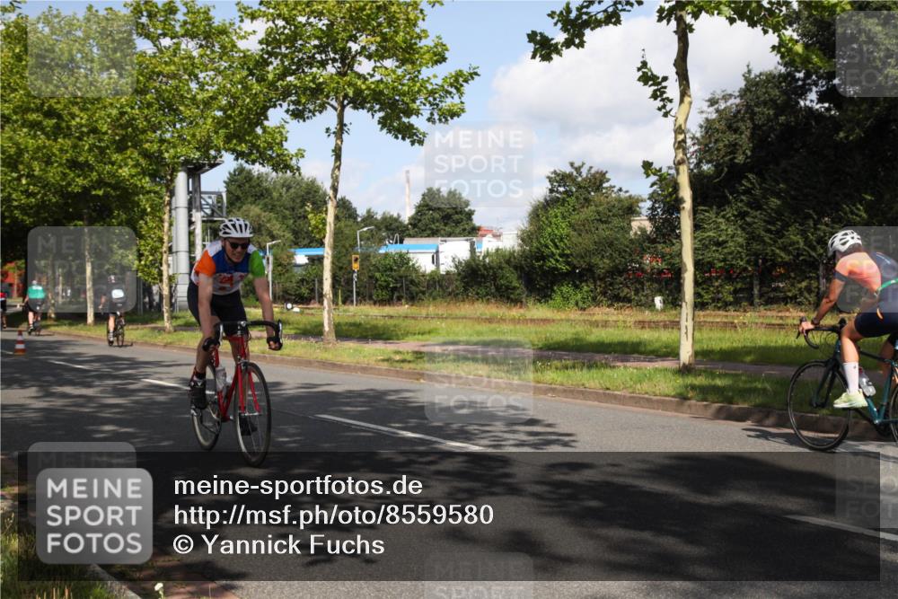 10.08.2025 - GEWOBA Citytriathlon Bremen Yannick Fuchs http://msf.ph/oto/8559580 10.08.2025 10:59:30 Radfahren 59, 63, 111, 193, 209, 463 meine-sportfotos.de