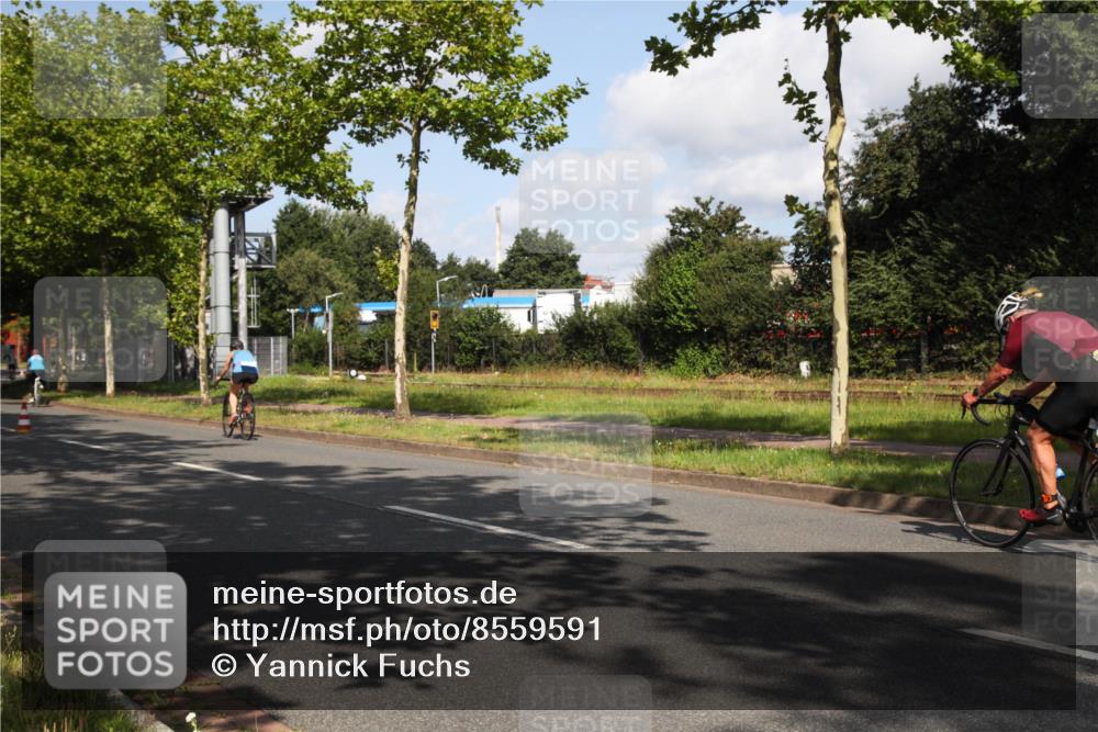 10.08.2025 - GEWOBA Citytriathlon Bremen Yannick Fuchs http://msf.ph/oto/8559591 10.08.2025 10:59:41 Radfahren 59, 417, 463, 475 meine-sportfotos.de
