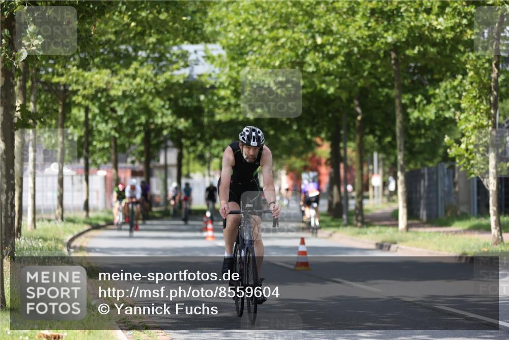 10.08.2025 - GEWOBA Citytriathlon Bremen Yannick Fuchs http://msf.ph/oto/8559604 10.08.2025 12:40:21 Radfahren 559, 581, 597, 602, 690, 723, 737, 815, 870, 879, 890, 896, 899, 910, 949, 975, 1024 meine-sportfotos.de