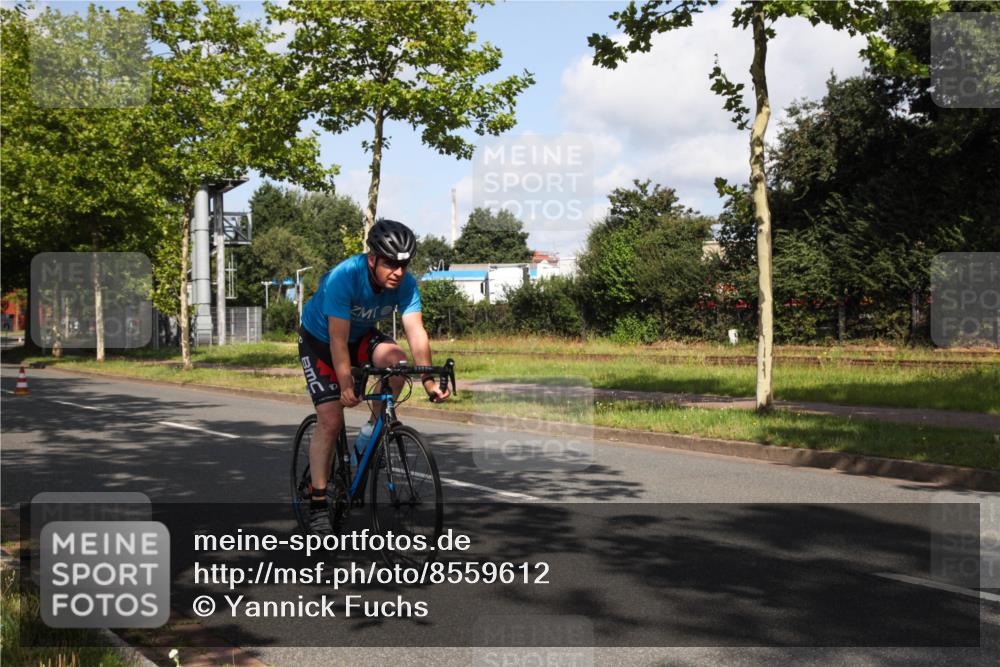 10.08.2025 - GEWOBA Citytriathlon Bremen Yannick Fuchs http://msf.ph/oto/8559612 10.08.2025 11:00:02 Radfahren 47, 141, 197, 201, 227, 417, 482, 498 meine-sportfotos.de