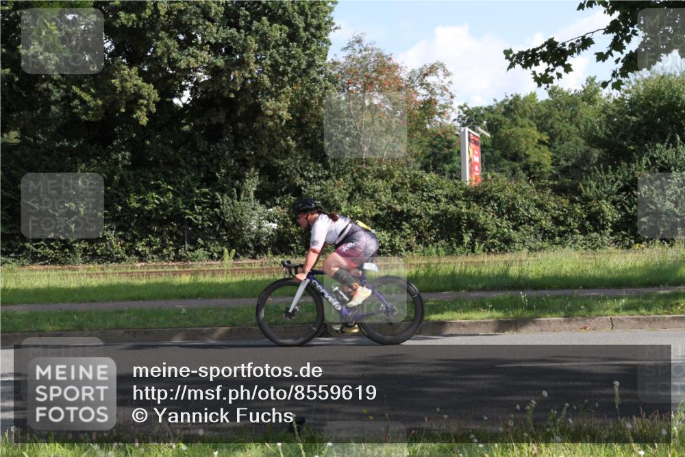10.08.2025 - GEWOBA Citytriathlon Bremen Yannick Fuchs http://msf.ph/oto/8559619 10.08.2025 10:35:51 Radfahren 71, 109, 225, 392, 452, 454 meine-sportfotos.de