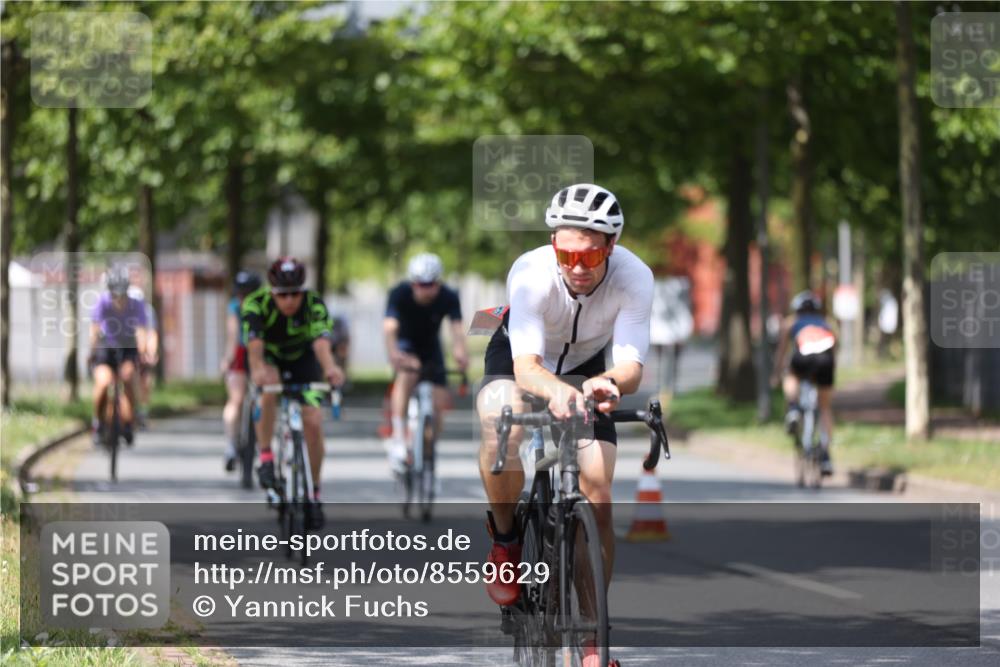 10.08.2025 - GEWOBA Citytriathlon Bremen Yannick Fuchs http://msf.ph/oto/8559629 10.08.2025 12:40:24 Radfahren 559, 581, 597, 602, 672, 723, 737, 815, 848, 870, 879, 890, 896, 899, 910, 949, 975, 1024 meine-sportfotos.de