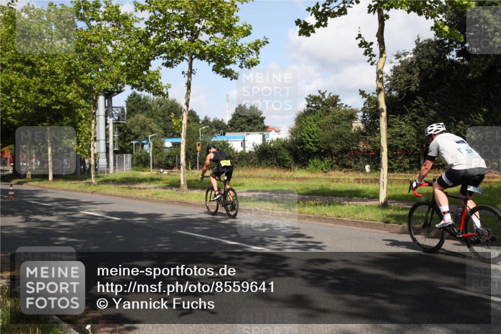 10.08.2025 - GEWOBA Citytriathlon Bremen Yannick Fuchs http://msf.ph/oto/8559641 10.08.2025 11:00:26 Radfahren 3, 41, 131, 139, 381, 474 meine-sportfotos.de