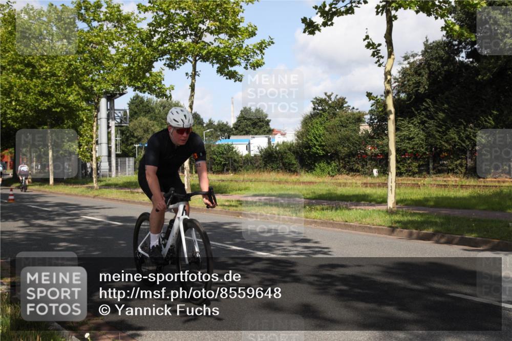10.08.2025 - GEWOBA Citytriathlon Bremen Yannick Fuchs http://msf.ph/oto/8559648 10.08.2025 11:00:32 Radfahren 3, 39, 41, 49, 107, 131, 139, 229, 381, 436, 474 meine-sportfotos.de
