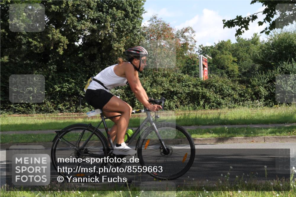 10.08.2025 - GEWOBA Citytriathlon Bremen Yannick Fuchs http://msf.ph/oto/8559663 10.08.2025 10:36:12 Radfahren 231, 373, 401, 450, 493 meine-sportfotos.de