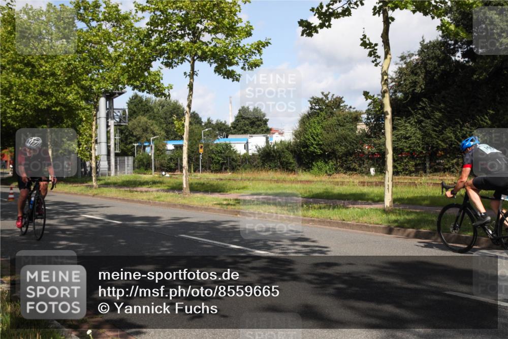 10.08.2025 - GEWOBA Citytriathlon Bremen Yannick Fuchs http://msf.ph/oto/8559665 10.08.2025 11:00:48 Radfahren 3, 39, 49, 107, 173, 229, 436, 499 meine-sportfotos.de