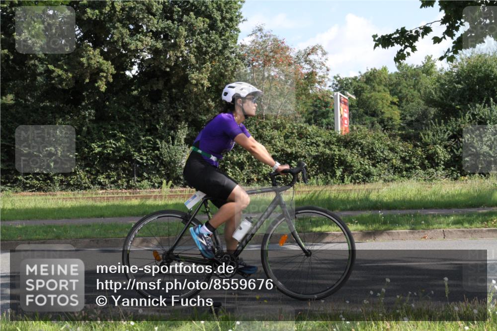 10.08.2025 - GEWOBA Citytriathlon Bremen Yannick Fuchs http://msf.ph/oto/8559676 10.08.2025 10:36:16 Radfahren 117, 231, 373, 401, 450, 493 meine-sportfotos.de