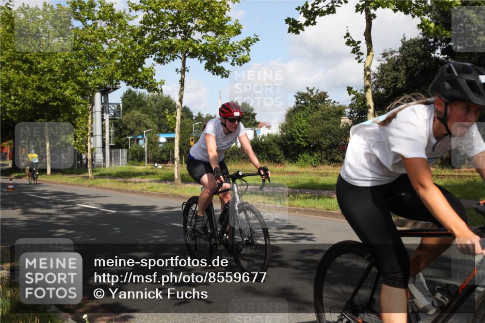 10.08.2025 - GEWOBA Citytriathlon Bremen Yannick Fuchs http://msf.ph/oto/8559677 10.08.2025 11:01:03 Radfahren 9, 15, 65, 113, 499 meine-sportfotos.de