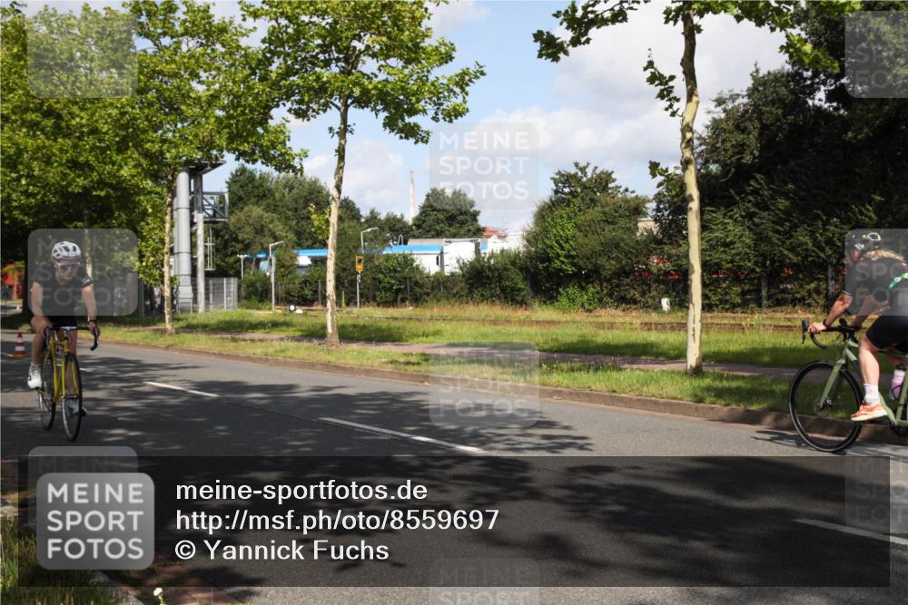 10.08.2025 - GEWOBA Citytriathlon Bremen Yannick Fuchs http://msf.ph/oto/8559697 10.08.2025 11:01:34 Radfahren 37, 87, 199, 410, 440, 481 meine-sportfotos.de