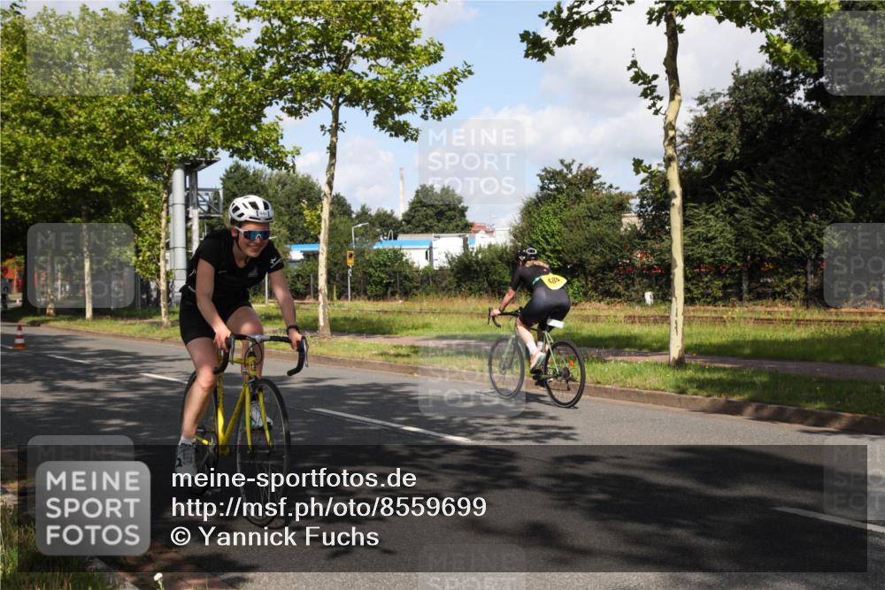 10.08.2025 - GEWOBA Citytriathlon Bremen Yannick Fuchs http://msf.ph/oto/8559699 10.08.2025 11:01:35 Radfahren 37, 87, 199, 440, 481 meine-sportfotos.de