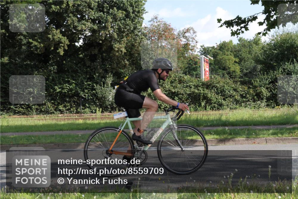 10.08.2025 - GEWOBA Citytriathlon Bremen Yannick Fuchs http://msf.ph/oto/8559709 10.08.2025 10:36:28 Radfahren 99, 115, 117, 159, 231, 378, 397, 401, 447 meine-sportfotos.de