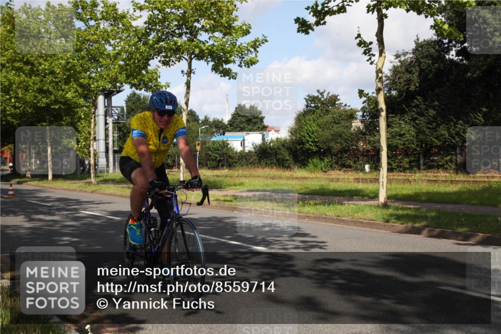 10.08.2025 - GEWOBA Citytriathlon Bremen Yannick Fuchs http://msf.ph/oto/8559714 10.08.2025 11:01:58 Radfahren 89 meine-sportfotos.de