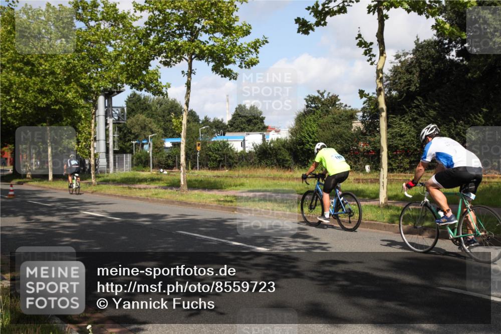 10.08.2025 - GEWOBA Citytriathlon Bremen Yannick Fuchs http://msf.ph/oto/8559723 10.08.2025 11:02:17 Radfahren 61, 195, 237 meine-sportfotos.de