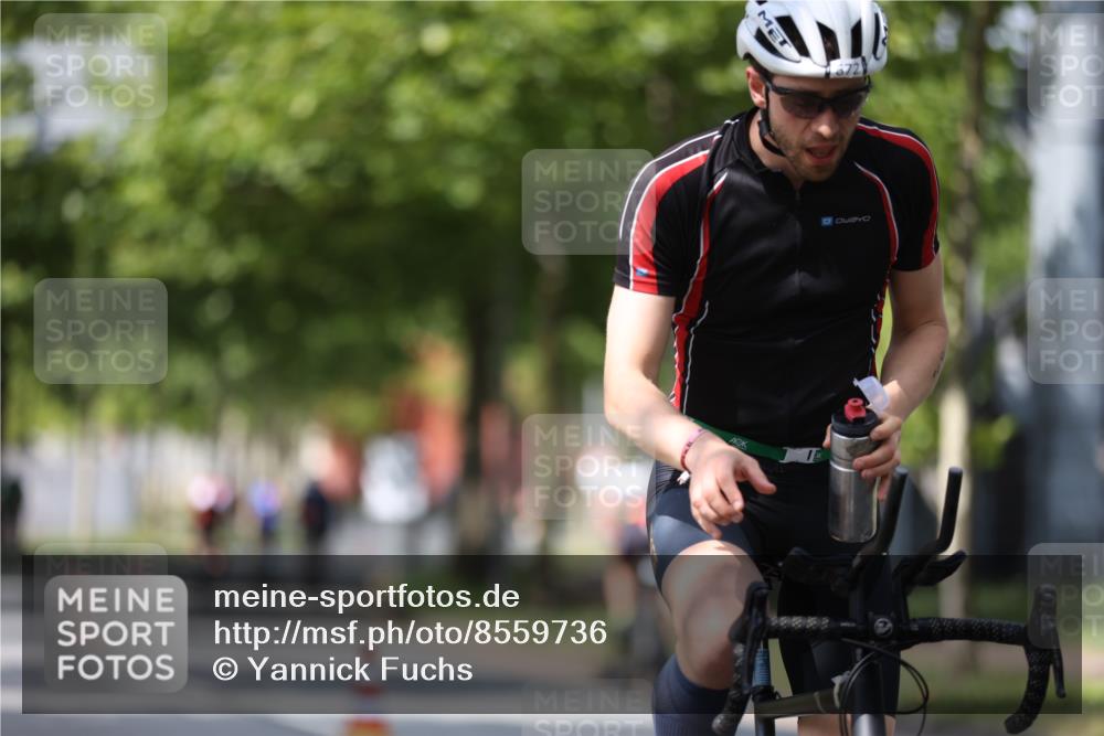 10.08.2025 - GEWOBA Citytriathlon Bremen Yannick Fuchs http://msf.ph/oto/8559736 10.08.2025 12:40:34 Radfahren 581, 597, 672, 723, 737, 829, 848, 870, 879, 910, 921, 949, 975, 1002, 1024 meine-sportfotos.de