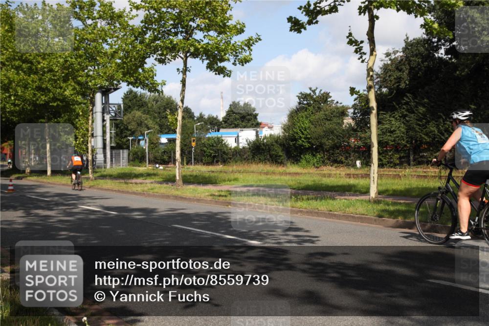 10.08.2025 - GEWOBA Citytriathlon Bremen Yannick Fuchs http://msf.ph/oto/8559739 10.08.2025 11:02:32 Radfahren 61, 195, 237, 484 meine-sportfotos.de