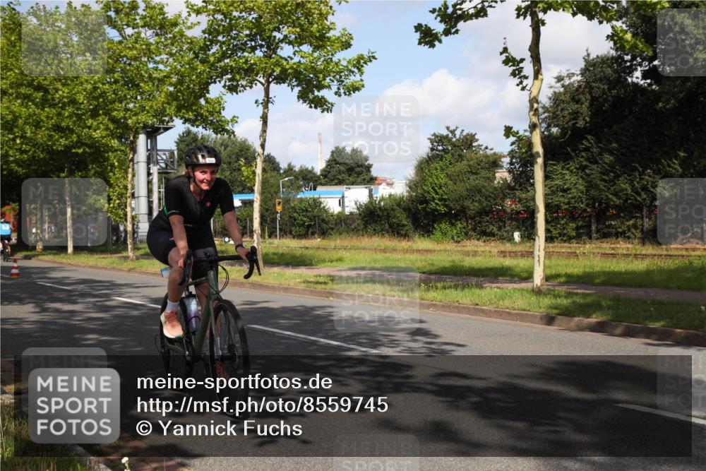 10.08.2025 - GEWOBA Citytriathlon Bremen Yannick Fuchs http://msf.ph/oto/8559745 10.08.2025 11:02:37 Radfahren 23, 53, 61, 135, 223, 237, 484 meine-sportfotos.de