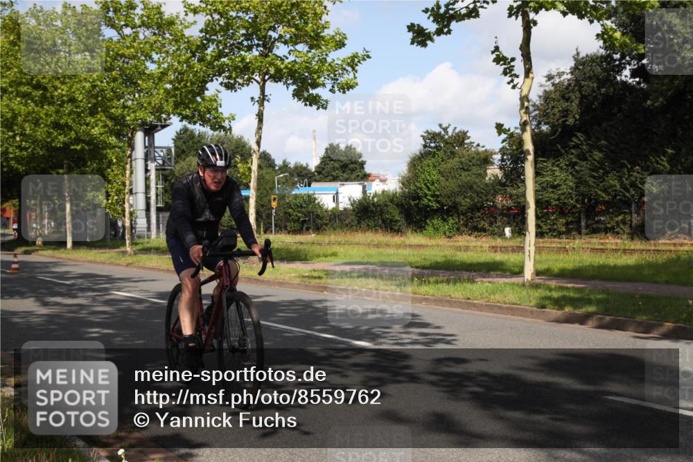10.08.2025 - GEWOBA Citytriathlon Bremen Yannick Fuchs http://msf.ph/oto/8559762 10.08.2025 11:02:53 Radfahren 23, 53, 135, 223 meine-sportfotos.de