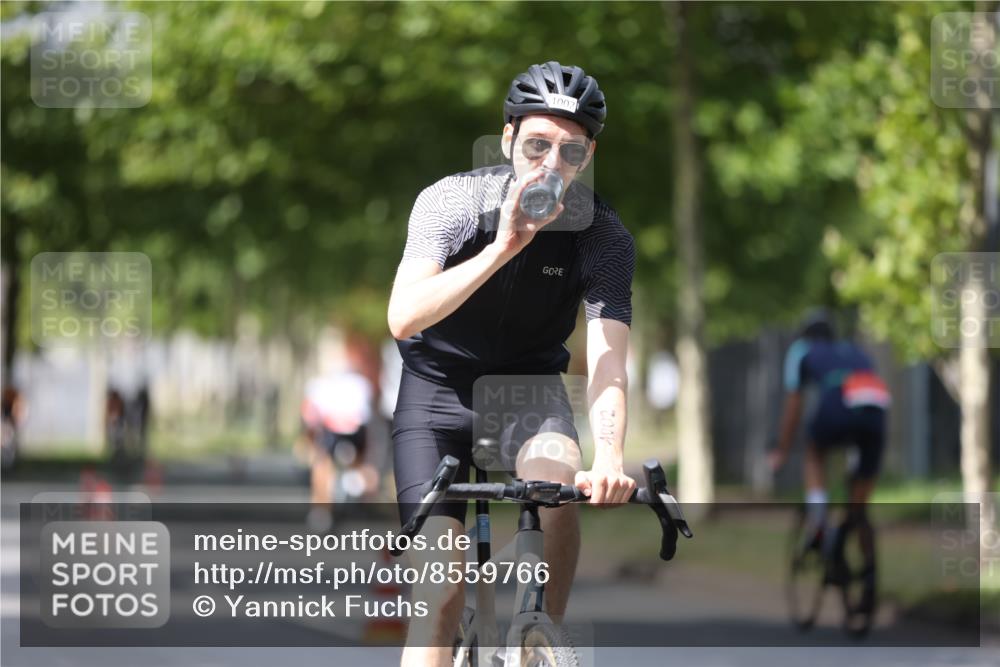 10.08.2025 - GEWOBA Citytriathlon Bremen Yannick Fuchs http://msf.ph/oto/8559766 10.08.2025 12:40:38 Radfahren 581, 597, 606, 672, 723, 737, 802, 829, 848, 870, 879, 910, 921, 949, 1002, 1024 meine-sportfotos.de