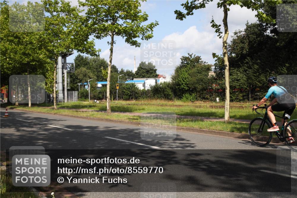 10.08.2025 - GEWOBA Citytriathlon Bremen Yannick Fuchs http://msf.ph/oto/8559770 10.08.2025 11:03:00 Radfahren 135, 175, 223, 415 meine-sportfotos.de