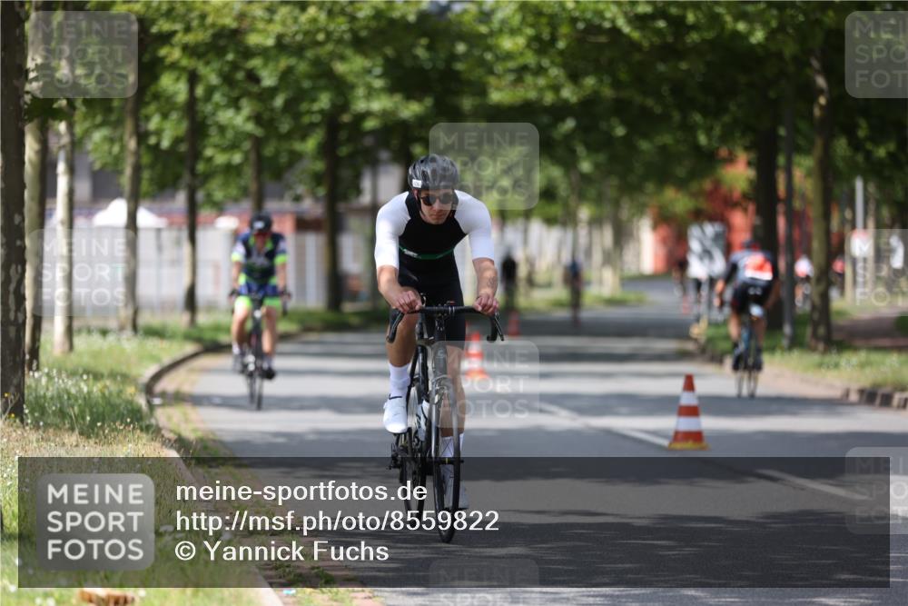 10.08.2025 - GEWOBA Citytriathlon Bremen Yannick Fuchs http://msf.ph/oto/8559822 10.08.2025 12:40:46 Radfahren 606, 672, 785, 802, 829, 848, 921, 1001, 1002, 1024 meine-sportfotos.de